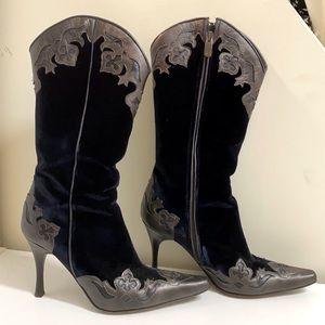 These are GORGEOUS!!! Donald Pliner boots.